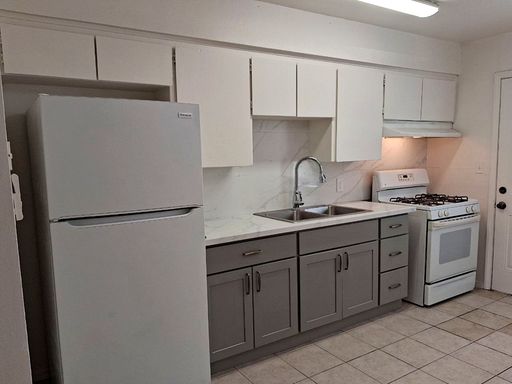 4072 E. Woodward Ave., #102, Fresno, CA 93702
