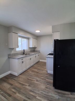 1452 S. College Ave., #104, Dinuba, CA 93618
