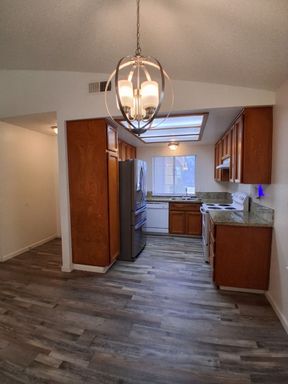 2068 W. Magill Ave. , Fresno, CA 93711
