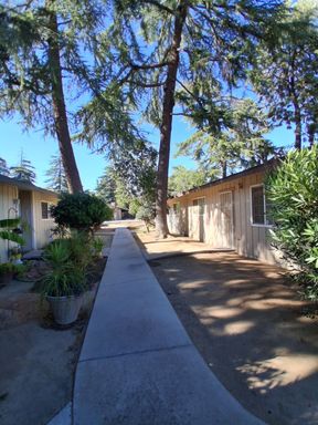 69 W. San Jose Ave, Clovis, CA 93612