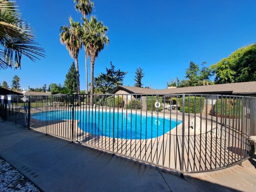 4945 N Harrison Ave, Fresno, CA 93704