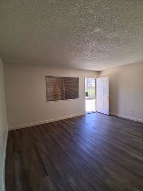 4841 E. Lane Ave., #104, Fresno, CA 93727