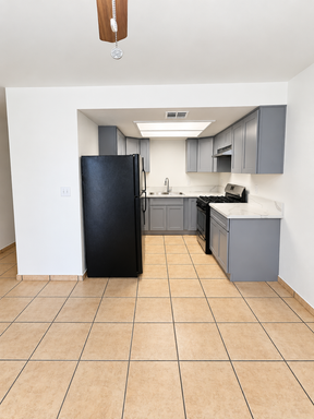 1362 N 8th St, 217, Fresno, CA 93703