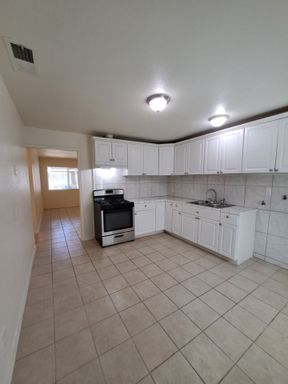 2221 S Poppy Ave , #101, Fresno, CA 93706