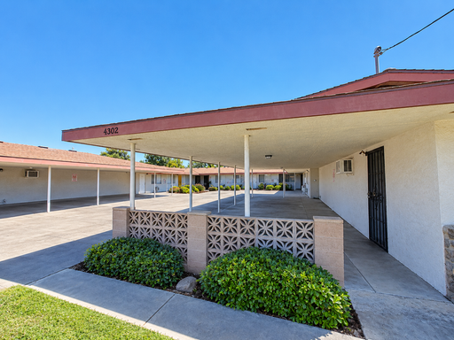 4302 E Sierra Madre Ave - B, Fresno, CA 93726