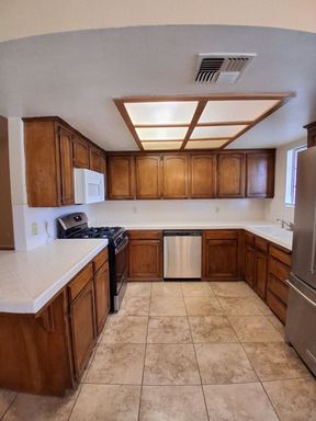 1681 E. Shea Dr, Fresno, CA 93720