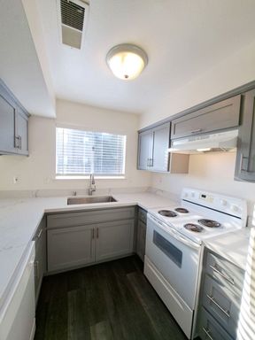 3302 W. Shields Ave #102, Fresno, CA 93722