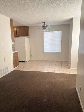 815 S. Demaree St., #20, Visalia, CA 93277