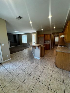11066 Sawtooth Peak Way, Clovis, CA 93619