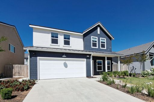 911 Blue Oak Ln W, Madera, CA 93636