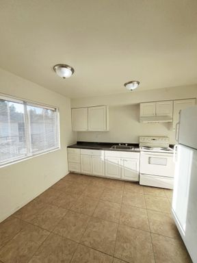 2029 E. Pontiac Way - M, Fresno, CA 93726