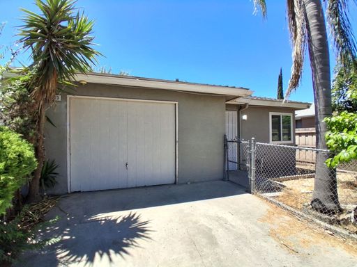 5083 W. Ashcroft Ave., Fresno, CA 93722