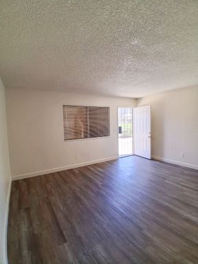 4841 E. Lane Ave., #104, Fresno, CA 93727