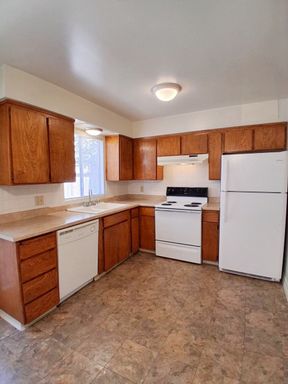 3349 E Sierra Madre Ave - C, Fresno, CA 93726