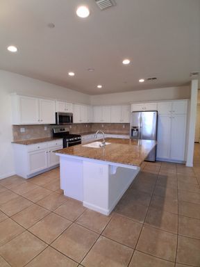 3813 Griffith Ave, Clovis, CA 93619