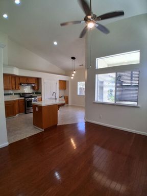 10374 N Sierra Vista, Fresno, CA 93730