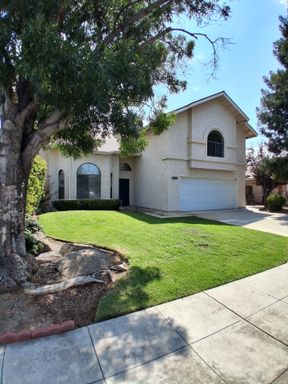 683 N. Fordham Ave., Clovis, CA 93611