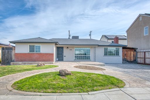 245 Minnewawa Ave - A, Clovis, CA 93612