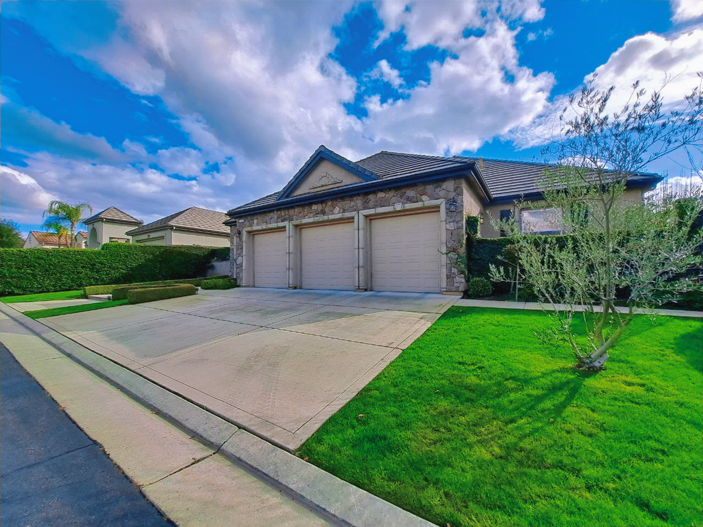 Fresno House: 1367 E. Glenlake Lane