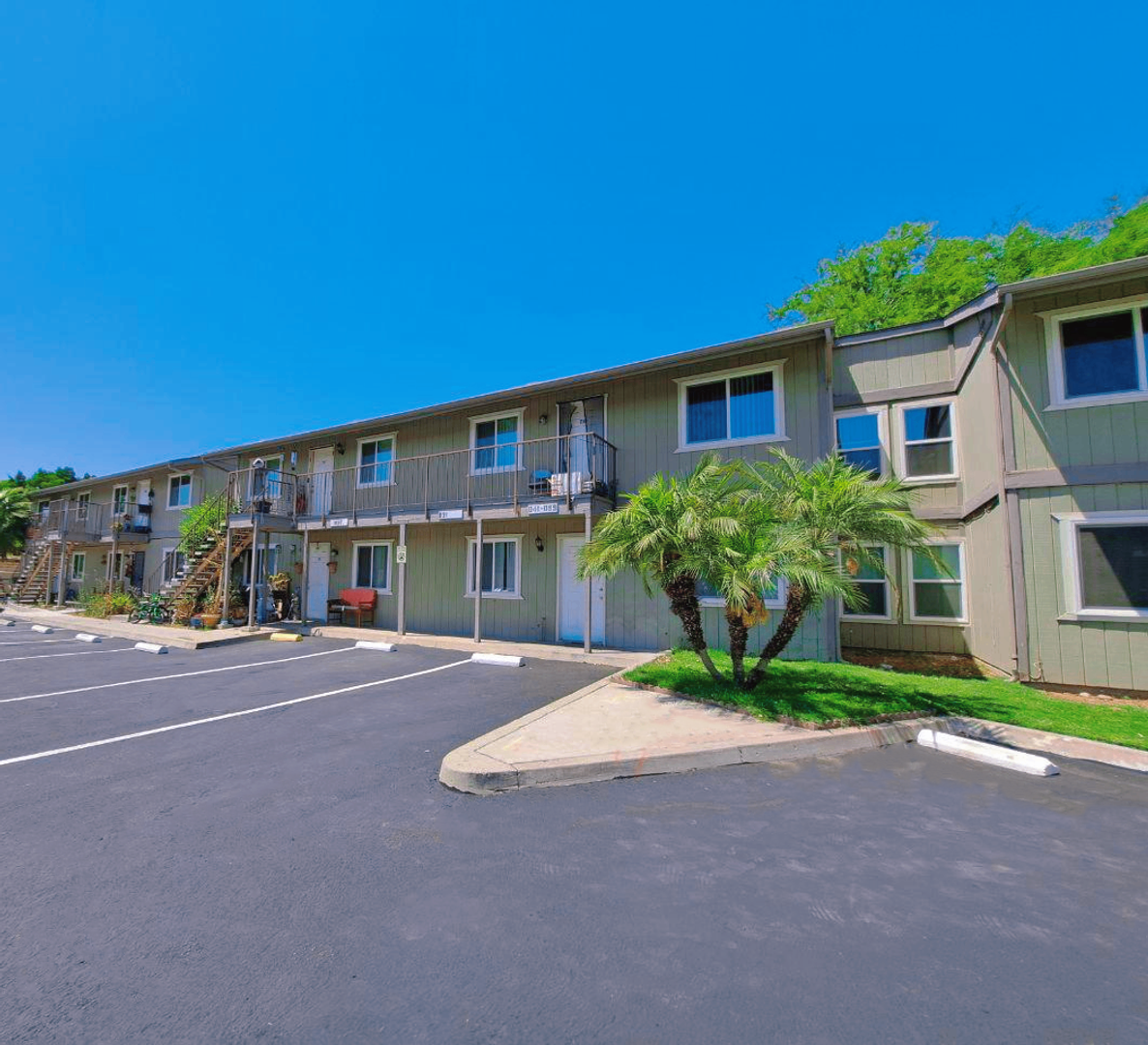 Fresno Apartment: 1362 N. 8th St