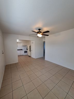 2029 E. Pontiac Way - B, Fresno, CA 93726