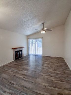 2068 W. Magill Ave. , Fresno, CA 93711