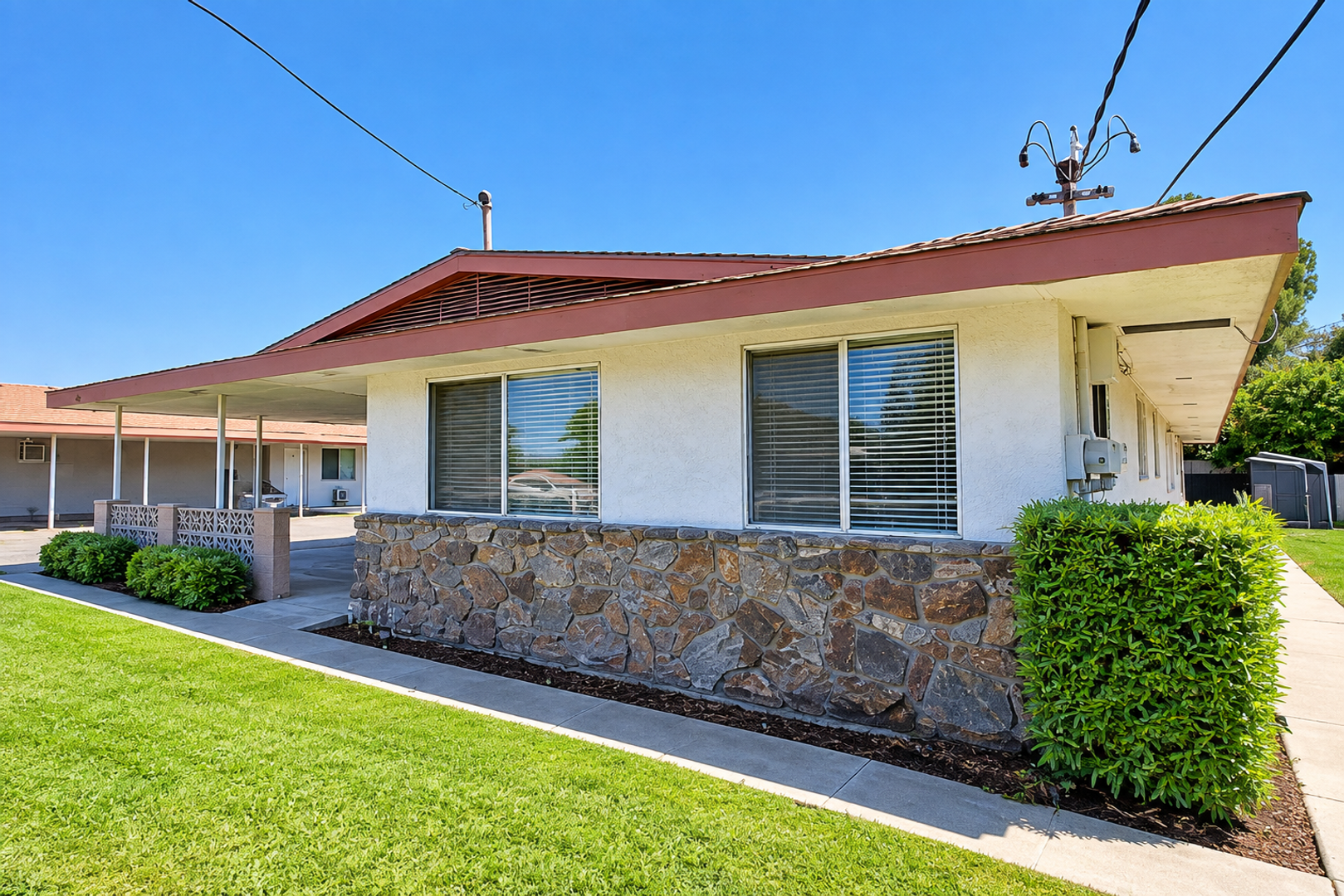 4302 E Sierra Madre Ave - B, Fresno, CA 93726
