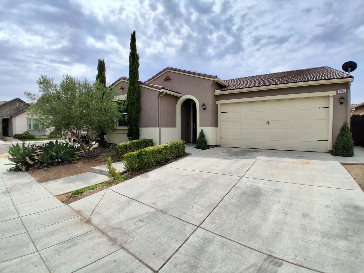 Clovis House: 3986 Pontiac Ave