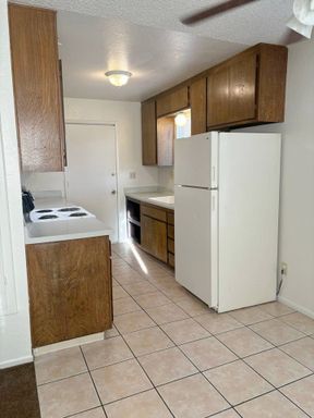 815 S. Demaree St., #20, Visalia, CA 93277