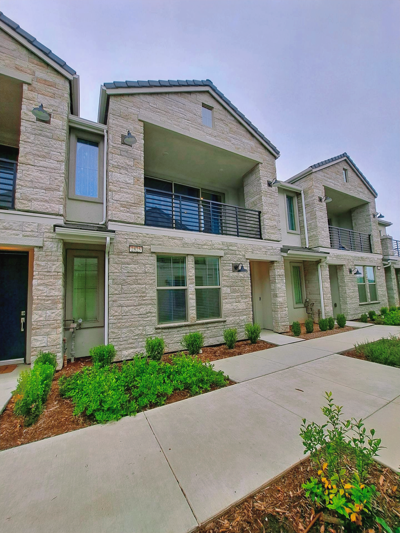 Fresno House: 2825 E. Tamarind Dr