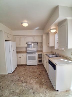 3363 E Sierra Madre Ave - C, Fresno, CA 93726