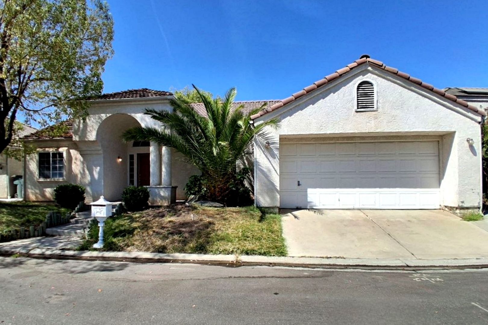 Fresno House: 1092 E Pennsylvania Ave
