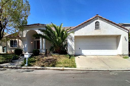 1092 E Pennsylvania Ave, Fresno, CA 93720