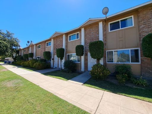 726 E. Hedges Ave. , Fresno, CA 93728
