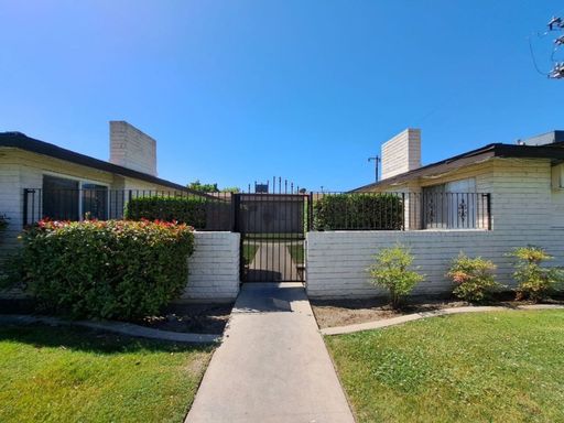 4420 E. Sierra Madre Ave., #D, Fresno, CA 93726