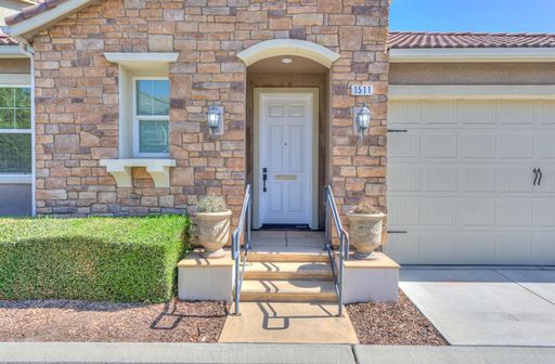 1511 N. Encoure Way, Clovis, CA 93619