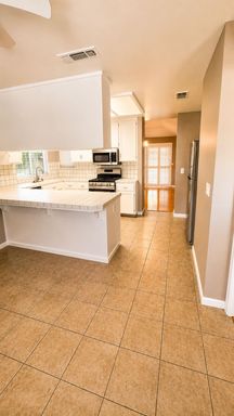 802 E. Catalina Cir, Fresno, CA 93730