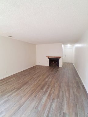 191 Fairmont Ave., #102, Clovis, CA 93612