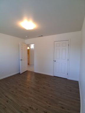 4422 E. Sierra Madre Ave., #203, Fresno, CA 93726