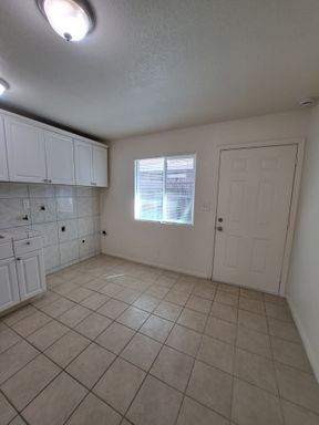 2221 S Poppy Ave , #101, Fresno, CA 93706