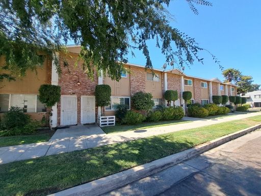 726 E. Hedges Ave. , Fresno, CA 93728