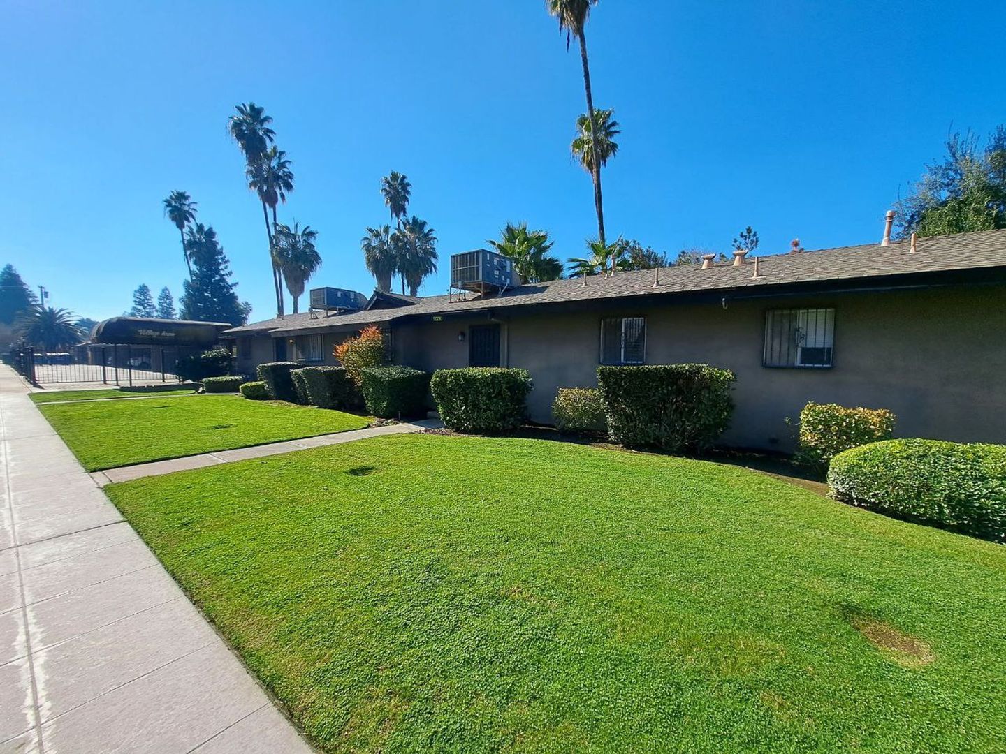 Fresno Apartment: 4933 N Harrison Ave