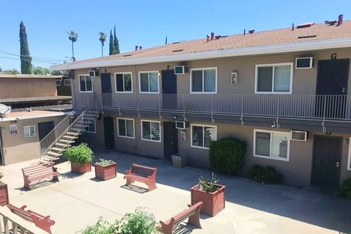 1322 E. Bulldog Lane, #F, Fresno, CA 93710