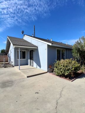 1452 S. College Ave., #114, Dinuba, CA 93618