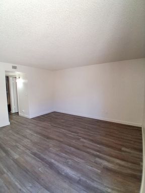 4841 E. Lane Ave., #104, Fresno, CA 93727