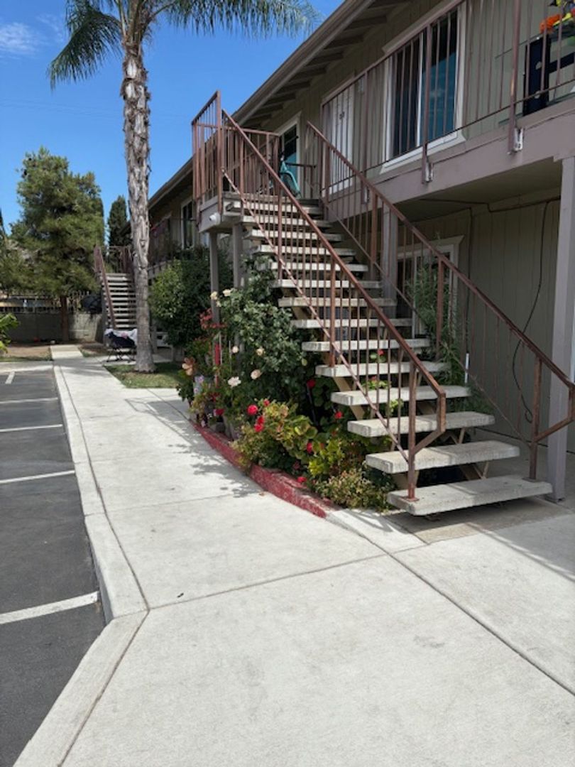 1362 N 8th St, 206, Fresno, CA 93703
