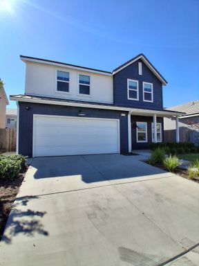 911 Blue Oak Ln W, Madera, CA 93636