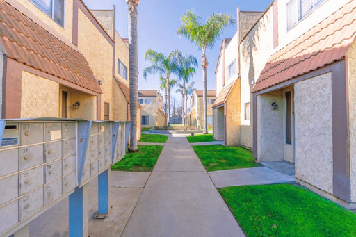 815 S. Demaree St., #33, Visalia, CA 93277