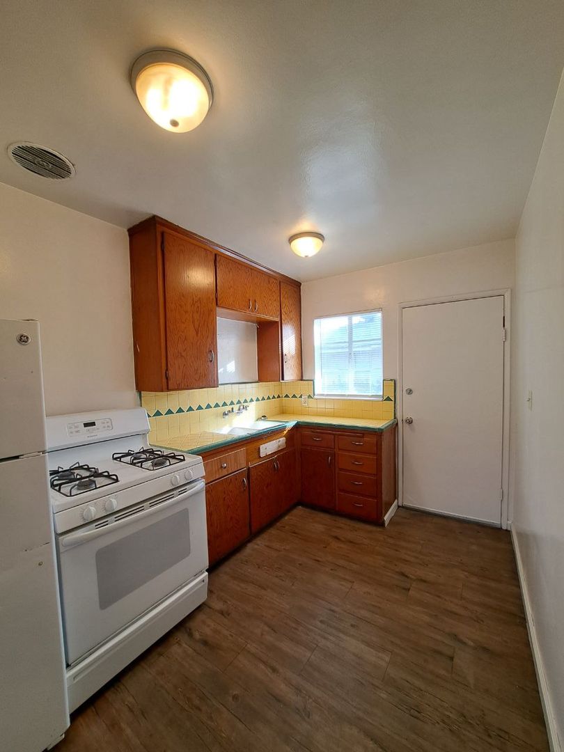 Fresno Apartment: 2434 - 2440 N. First Street