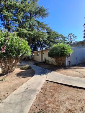 69 W. San Jose Ave, Clovis, CA 93612